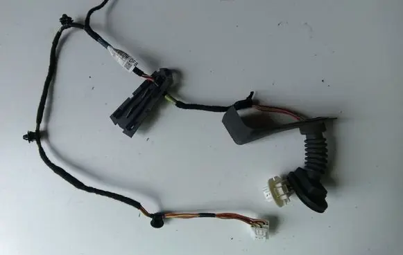 Mazda 2 Rear door wiring loom DF8067220A 8090100157DLDM 067220A