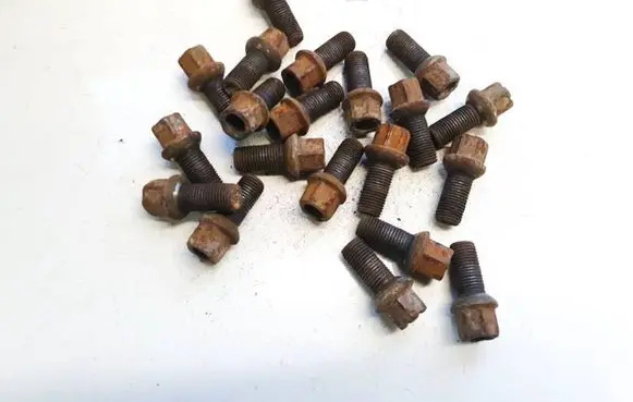 Nuts/bolts