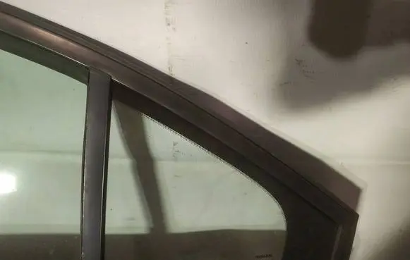 Nissan Primera Rear vent window glass as2