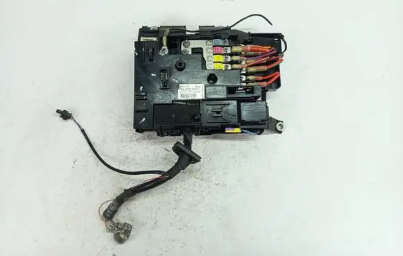 Volkswagen Touareg II Fuse module 7P0937548F