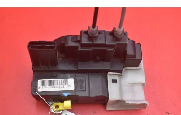 Hyundai i20 (GB IB) Front door lock 813101J020
