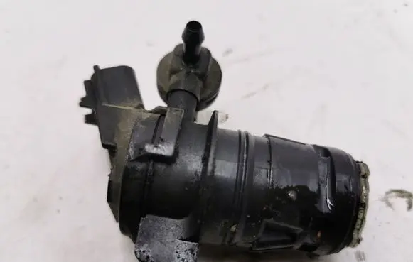 Mazda CX-5 Windscreen/windshield washer pump 8603109210
