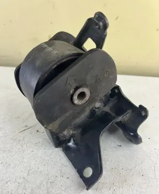 Hyundai Santa Fe Engine mount bracket 2183226180