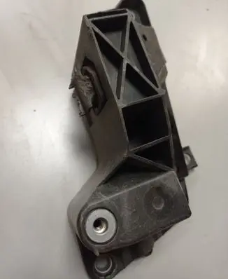 Radiator mount bracket