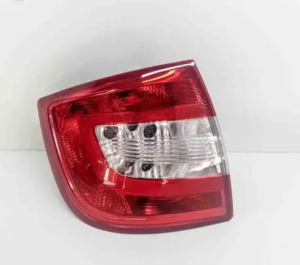 Skoda Rapid (NH) Rear/tail lights 5JH945111 5JH945095