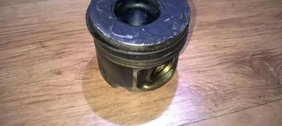 Piston