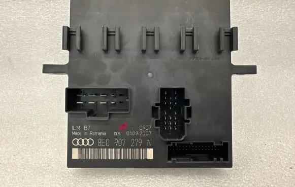 Audi A4 S4 B6 8E 8H Comfort/convenience module 8E0907279N