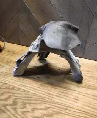 Engine mounting bracket