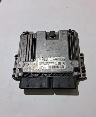 Peugeot 308 Engine control unit/module ECU 9830225780