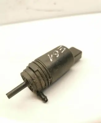 BMW 5 E60 E61 Windscreen/windshield washer pump 23557610 8377612