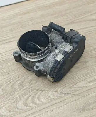 Volvo XC70 Throttle valve 8692720 06W093 0281002701