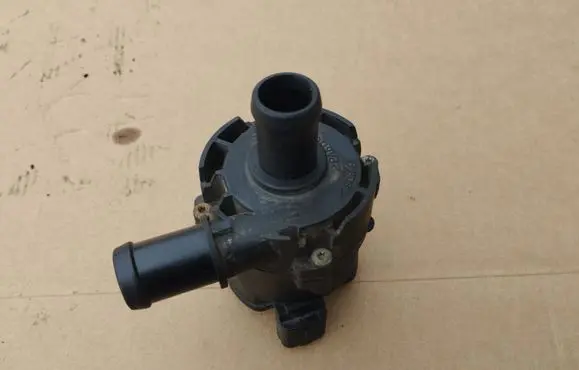 Renault Trafic III (X82) Electric auxiliary coolant/water pump 925164GA0A 0392023219