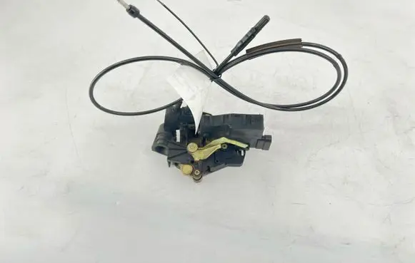 Mercedes-Benz ML W163 Rear door lock A1637302635