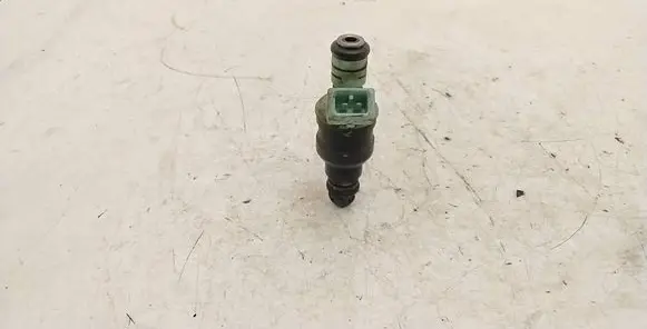 BMW 5 E39 Fuel injector 0280150415