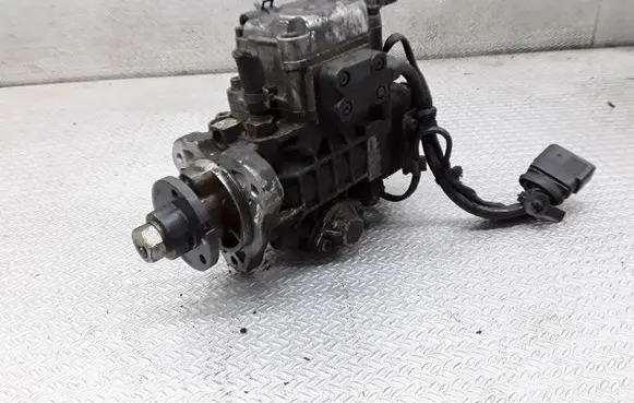 Skoda Octavia Mk1 (1U) Fuel injection high pressure pump 0460404977