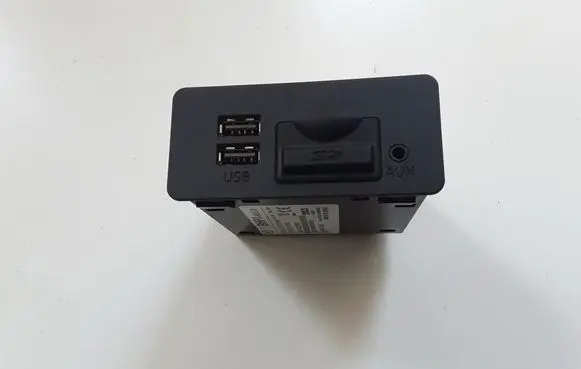 Mazda 6 AUX in-socket connector BHP1669U0