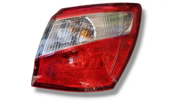 Nissan Qashqai Rear/tail lights B26550BR00B