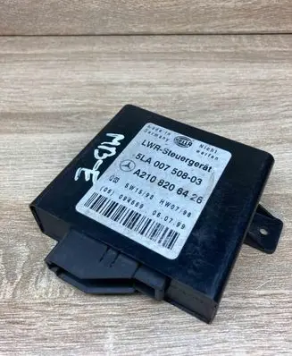 Mercedes-Benz E W210 Light module LCM A2108206426 5LA007508