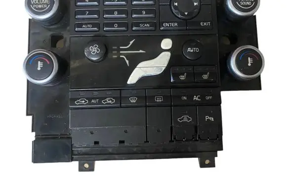 Volvo V70 Climate control unit 30774372