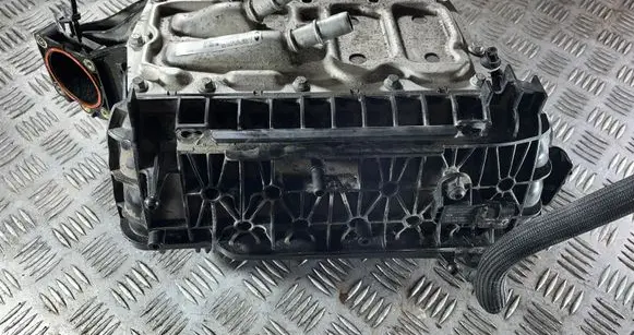 Ford Kuga II Intake manifold DS7G9L440BE BV619F479AA