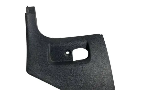 Foot area side trim