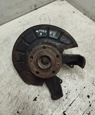 Skoda Octavia Mk2 (1Z) Front wheel hub spindle knuckle