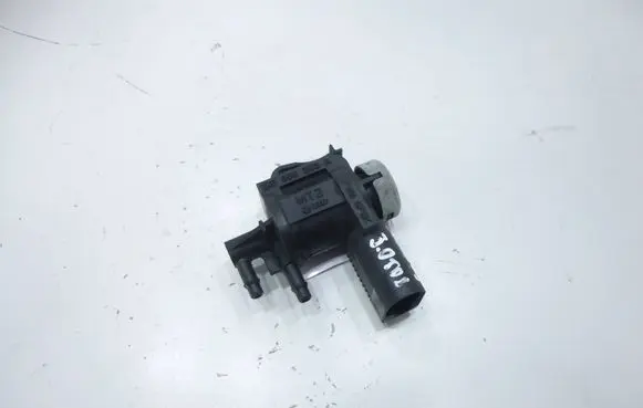 Volkswagen Touareg II Turbo solenoid valve 1K0906283A