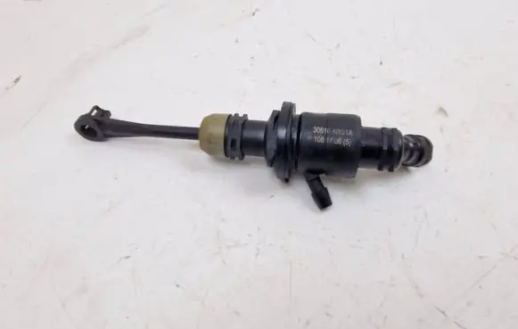 Nissan Qashqai Clutch slave cylinder 306104BG1A 10817065