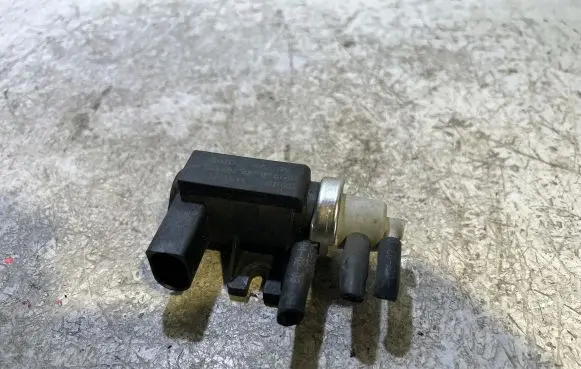Skoda Octavia Mk1 (1U) Turbo solenoid valve 1J0906627B 72290345 03T003