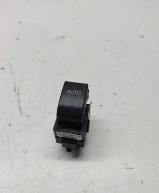 Toyota Corolla E120 E130 Electric window control switch 8481002041 37077B26A