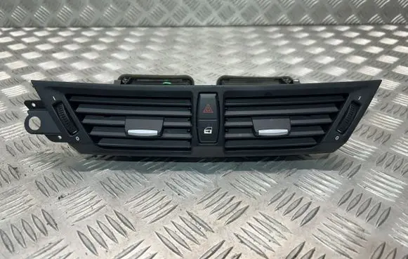 BMW X1 E84 Dash center air vent grill 2991235