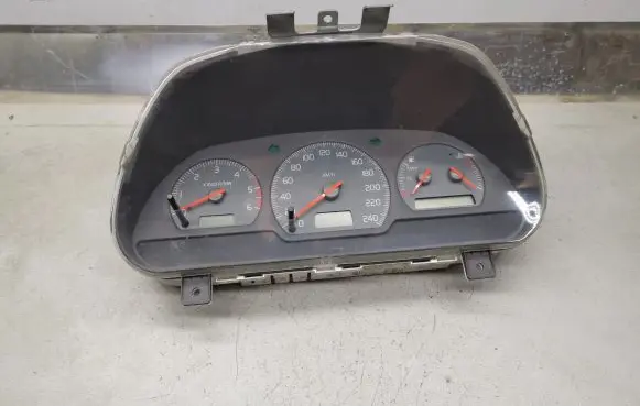 Volvo S40, V40 Speedometer (instrument cluster) 30889706