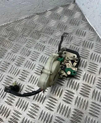 KIA Sorento Front door lock