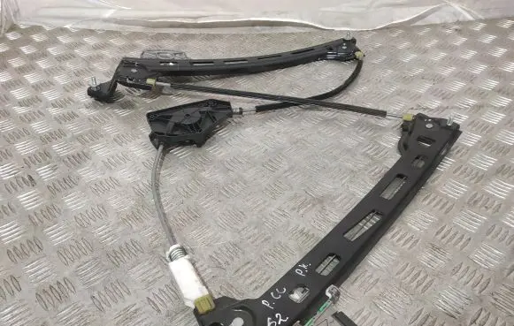Volkswagen PASSAT CC Front door electric window regulator 3C8837461J 964948104