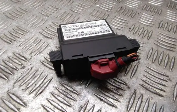 Volkswagen Touran I Gateway control module 1K0907530AA 1K0907951