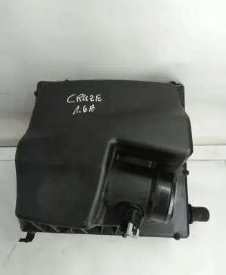Chevrolet Cruze Air filter box 13272754
