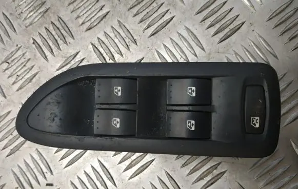 Renault Laguna II Electric window control switch 8200397297
