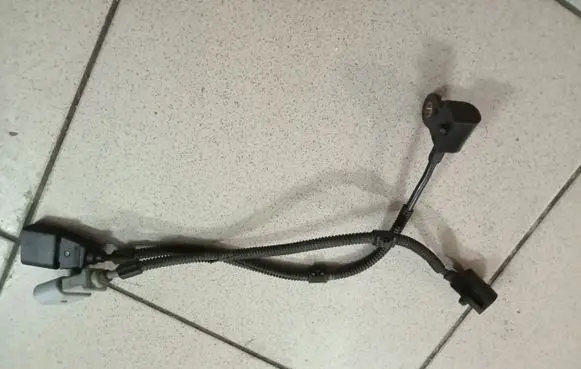 Volkswagen Golf IV Camshaft position sensor ME008089