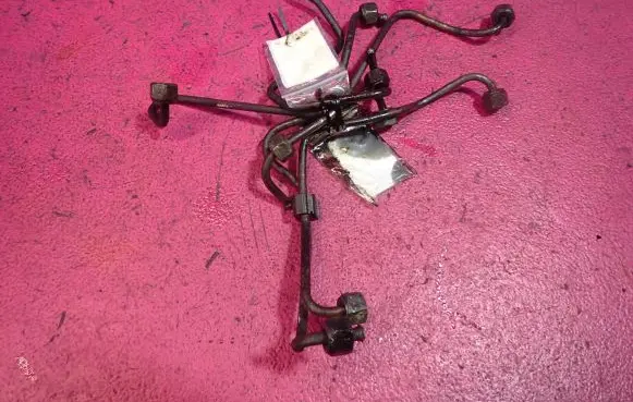 Volkswagen Transporter - Caravelle T4 Fuel injector supply line/pipe 