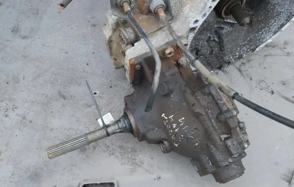 Toyota RAV 4 (XA20) Gearbox transfer box case 