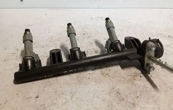 Toyota Aygo AB10 Fuel injector supply line/pipe 23250-00010
