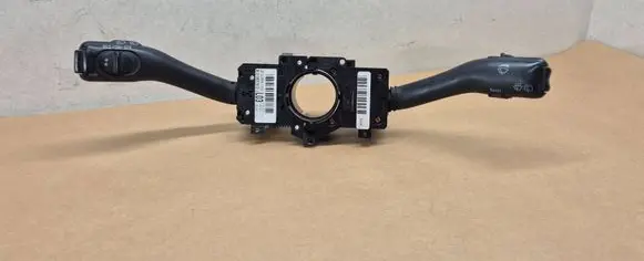Wiper turn signal indicator stalk/switch