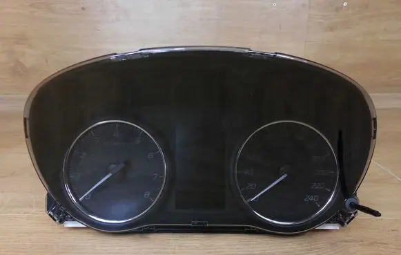 Mitsubishi Outlander Speedometer (instrument cluster) 8100C294