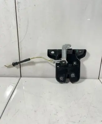 Audi A3 S3 8L Tailgate/trunk/boot lock/catch/latch 8L0827