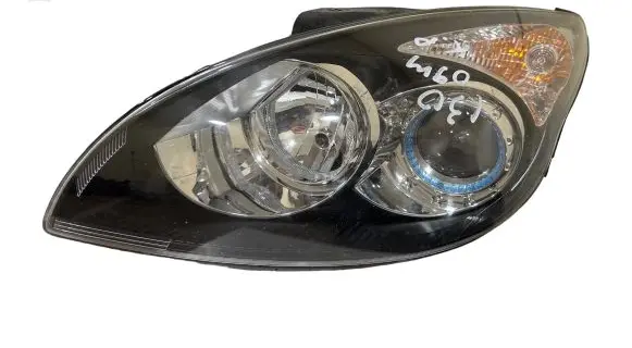 Hyundai i30 Headlight/headlamp 921012R000 09021303 1EL01074601