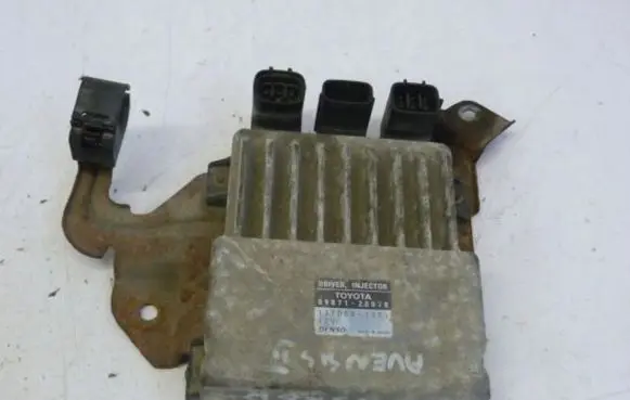 Toyota Avensis T250 Fuel injection control unit/module 8987120070
