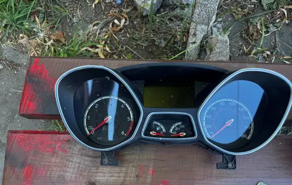 Ford Focus Speedometer (instrument cluster) F1ET10849AMG F1ET14F094JB F1ET14C026ABG