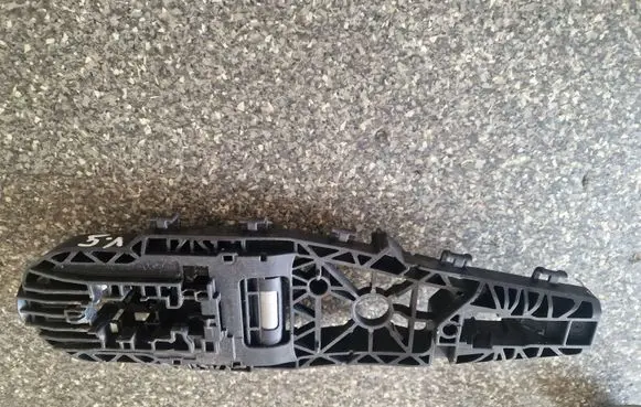 Rear door exterior handle/bracket