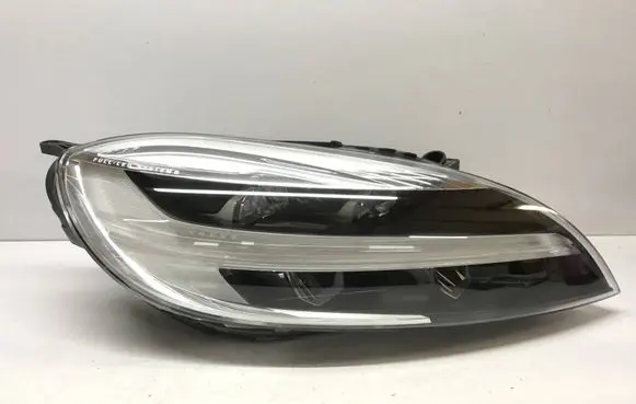 Volvo V40 Headlight/headlamp 31677023 107200293158 3101180927