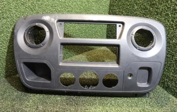Opel Movano B Dashboard center trim panel 682600025R 688305677R